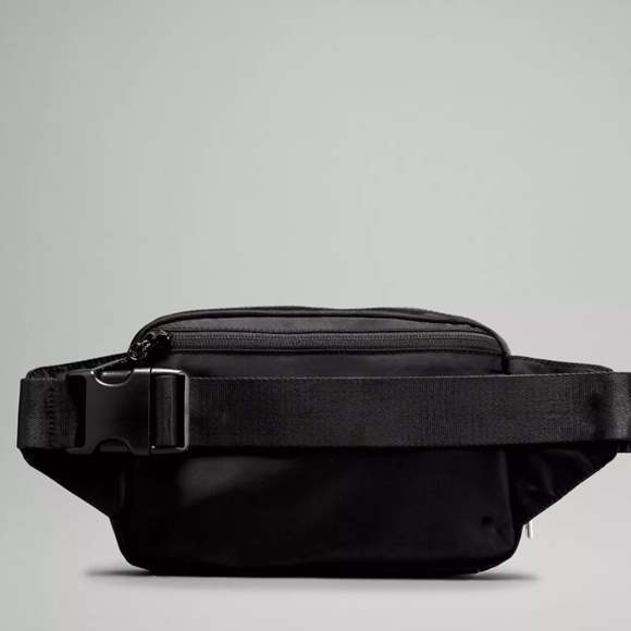 COPY - Luluelemon Crossbody - Picture 2 of 2